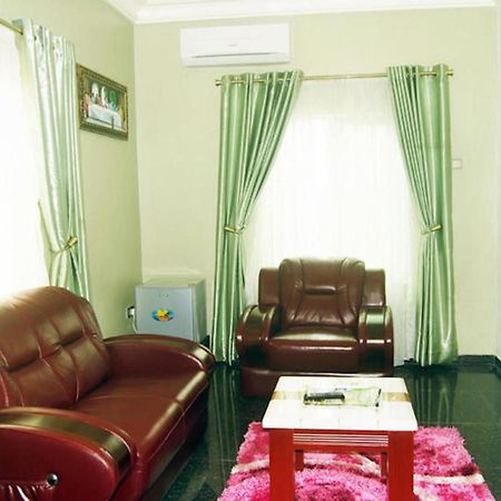 Milestone Hotel Ogombo Екстер'єр фото