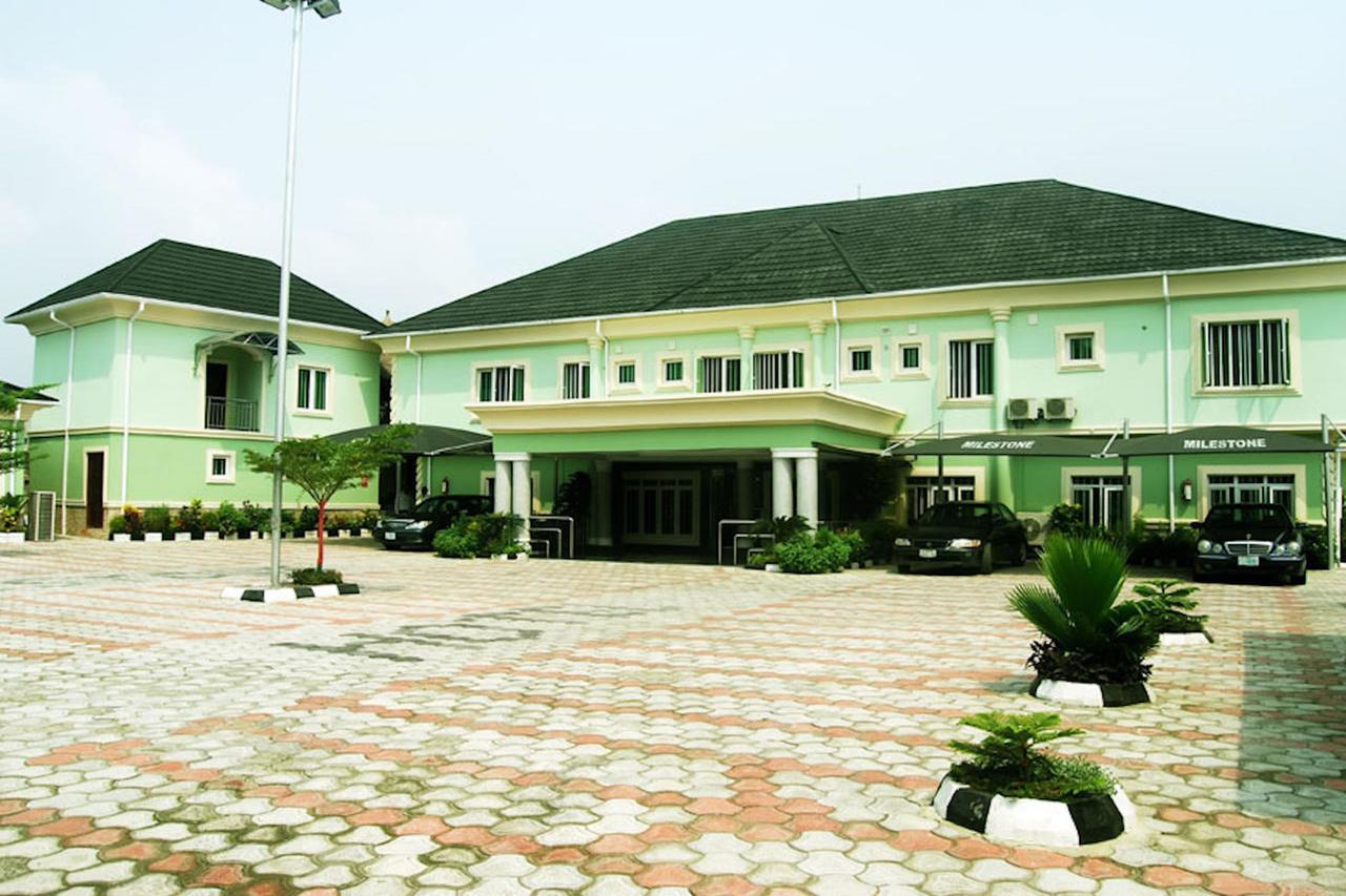 Milestone Hotel Ogombo Екстер'єр фото
