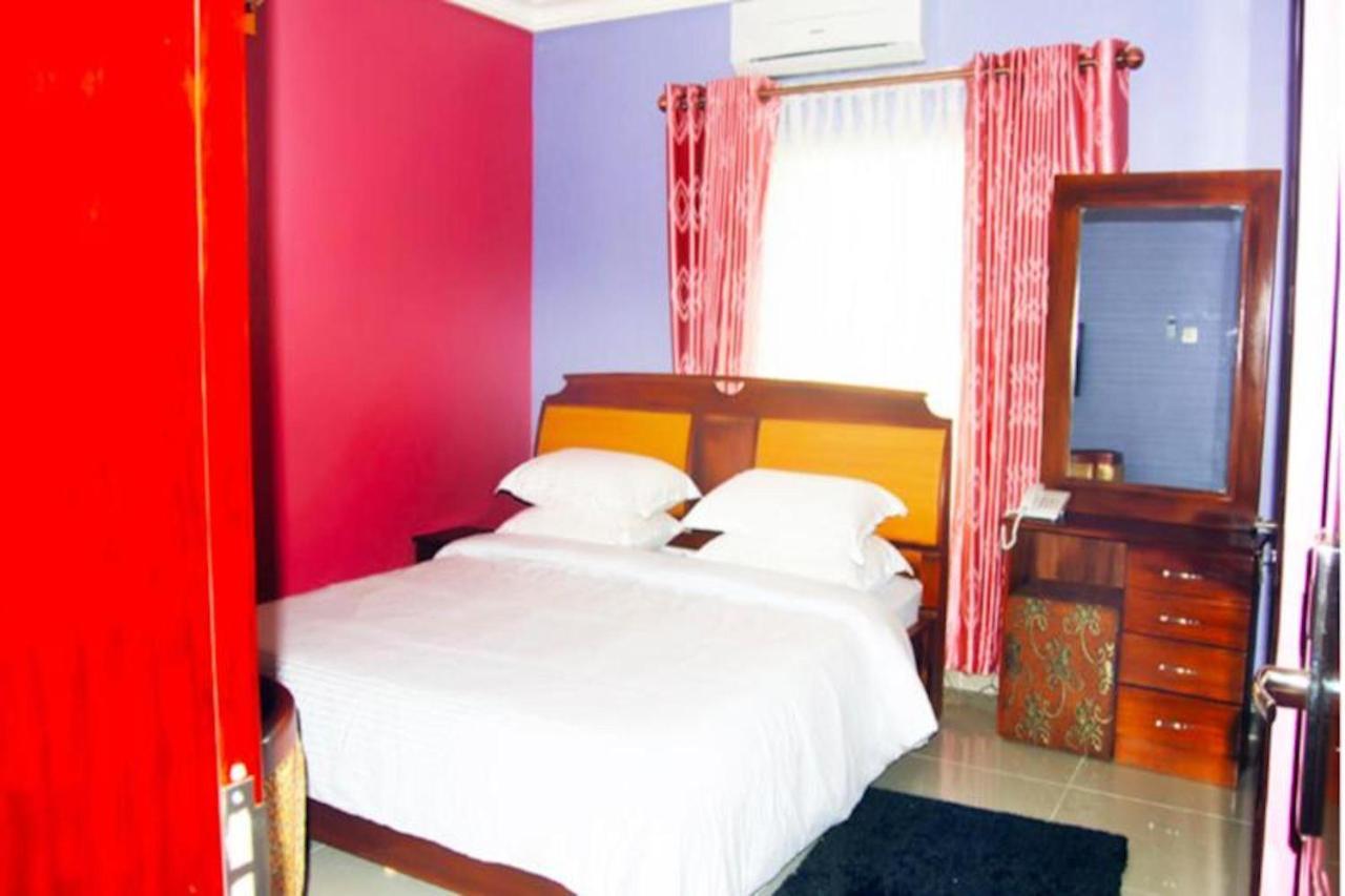 Milestone Hotel Ogombo Екстер'єр фото