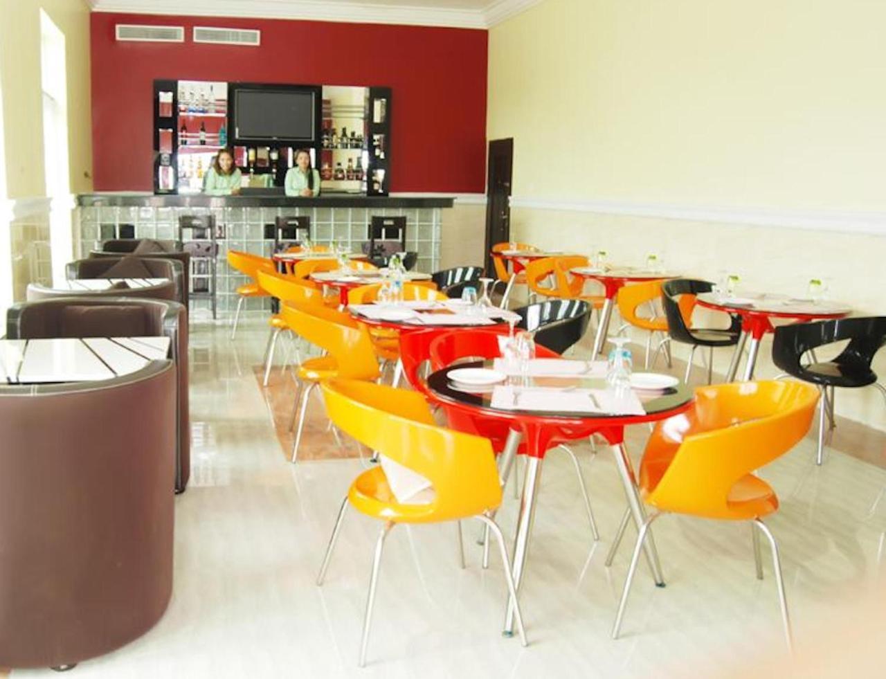 Milestone Hotel Ogombo Екстер'єр фото